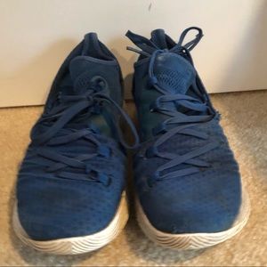 Curry 5 blue size six with box